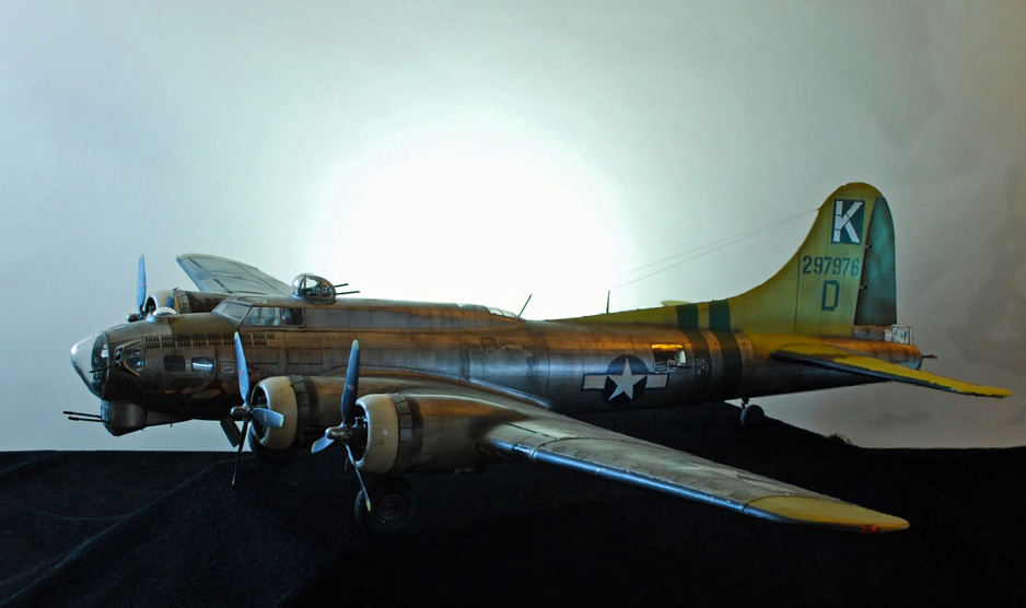 Benteng Terbang Boeing B-17G 1:32
