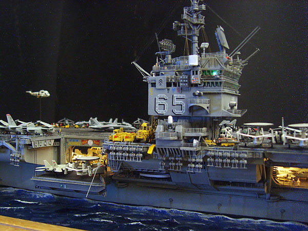 3Tamiya-USS-Perusahaan-CVN-65,-1.350-Lou-C