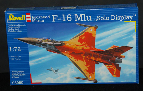 1 HN Ac Revell Lockheed Martin F16 MLU 1.72