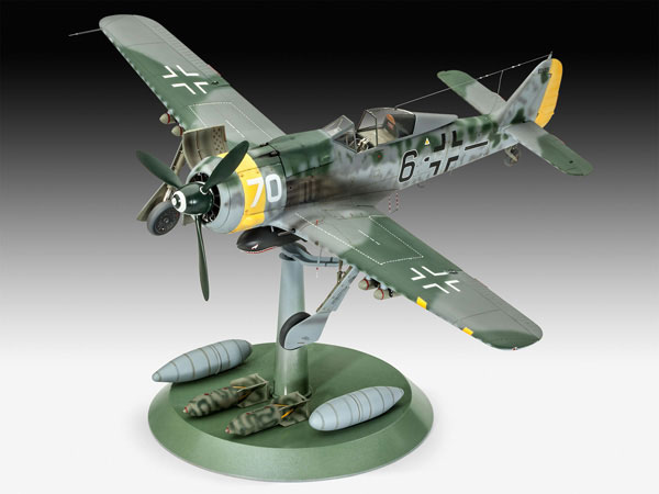 1b-HN-Ac-Revell-Focke-Wulf-Fw190F8-1.32