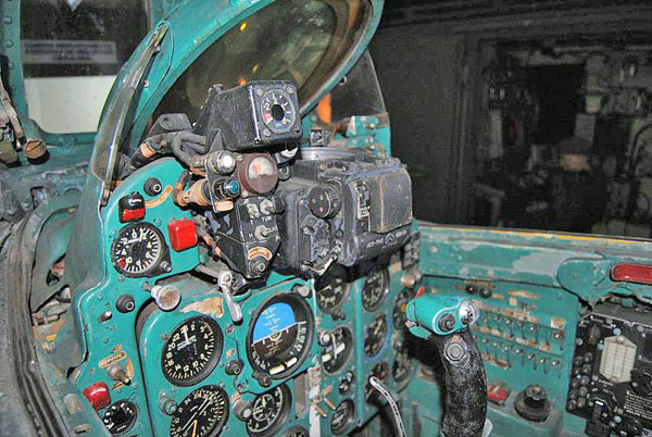 Foto: Cockpit der MiG 21 F-13 (mit freundlicher Genehmigung von Daniel Pandelea)