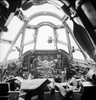 ภาพถ่าย: “Bristol Beaufighter Mk.I cockpit .”