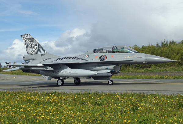 General Dynamics F-16BM Fighting Falcon，Orland - ENOL，挪威 - 由 Aldo Bidini 提供