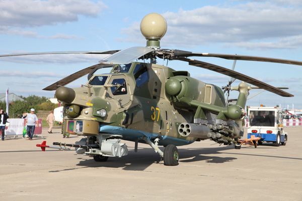 带雷达和机头传感器的 Mi 28N