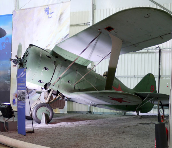 Sowjetischer Doppeldecker Poliakarpov I-153 (1938), Museum für Luft und Raumfahrt Paris, Le Bourget (Frankreich) Foto mit freundlicher Genehmigung von Pline.