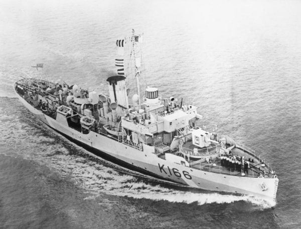 HMCS Snowberry seperti yang terlihat pada Mei 1943