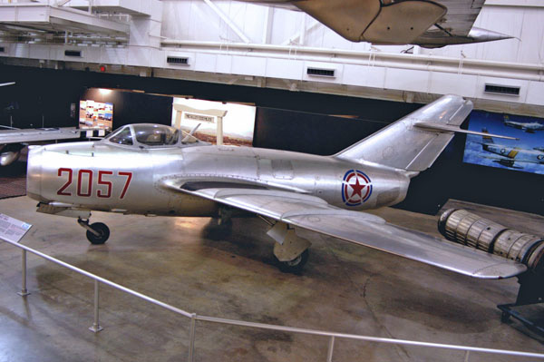 27-HN-Ac-Kits-HpH-รุ่น-MiG-15-Bis-1.32