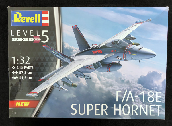 Revell F/A-18E Super Hornet 1/32e