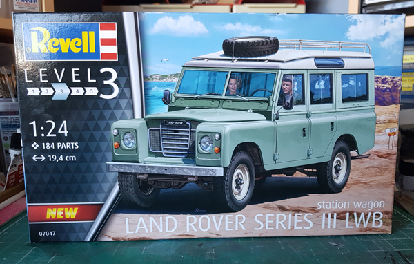 Revell Land Rover Series III LWB 1:24