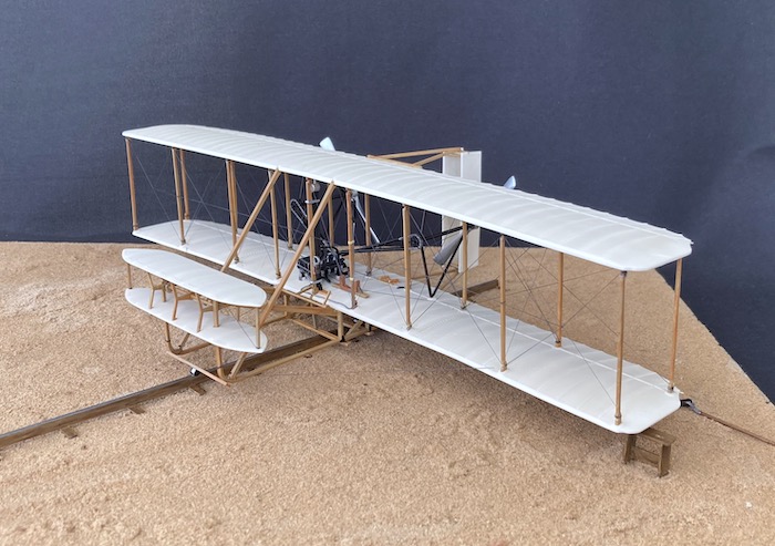 Monogram Wright Bersaudara Kitty Hawk, Wright Flyer No.1 1:39