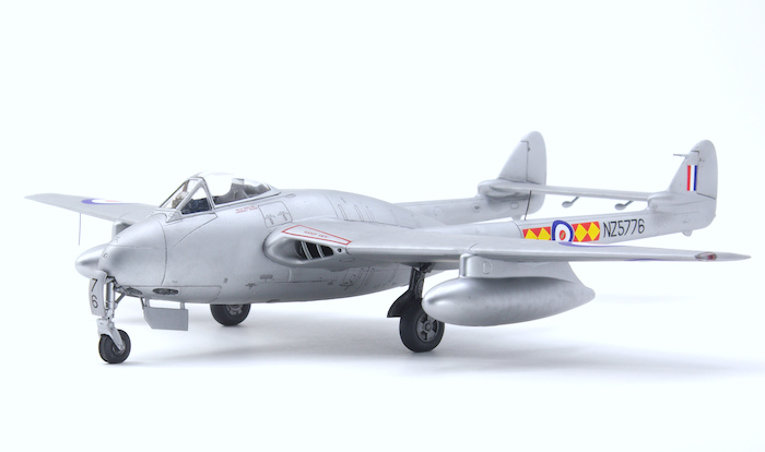 Airfix De Havilland Vampire FB.5，第 75 中隊 RNZAF 1:48