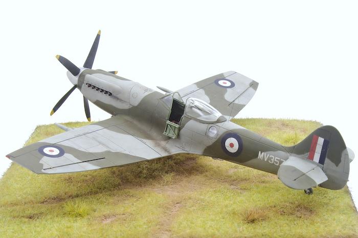 Airfix Supermarine Spitfire FR.Mk XIVe 1/48e