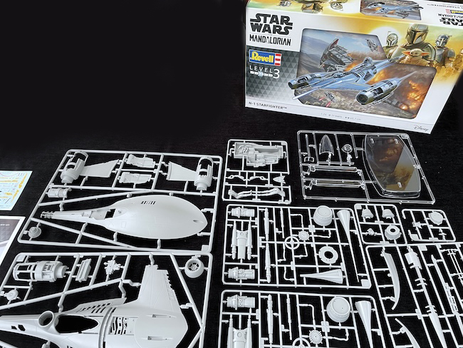 Revell N-1 スターファイター、スター・ウォーズ マンダロリアン 1:24 - 今すぐスケールモデリング